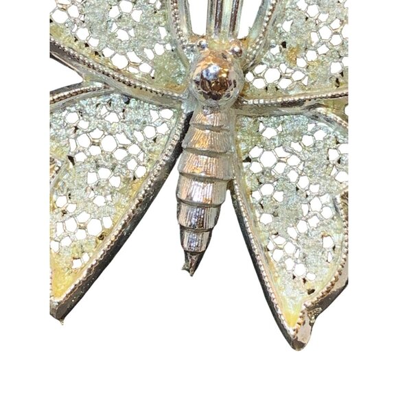 Vintage Silver Tone Butterfly Brooch With Intricate Filigree Wings (1128) - Picture 4 of 6